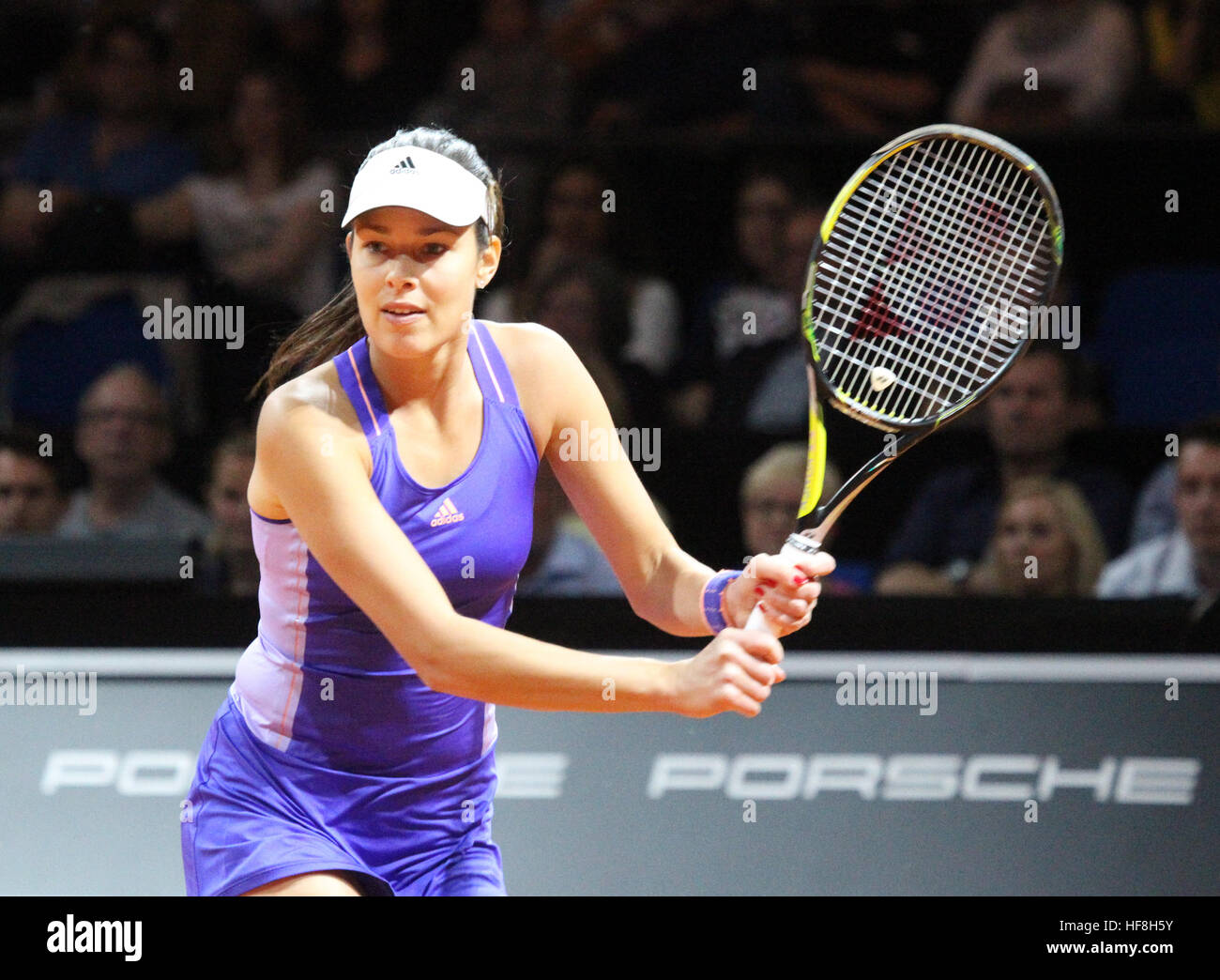 Stuttgart, Allemagne. Apr 21, 2015. Deutschland, Stuttgart, 21.04.2015, Tennis, Porsche Tennis Grand Prix 2015 : Ana Ivanovic. Foto : Herbert Rudel | utilisée dans le monde entier/alliance Photo © dpa/Alamy Live News Banque D'Images