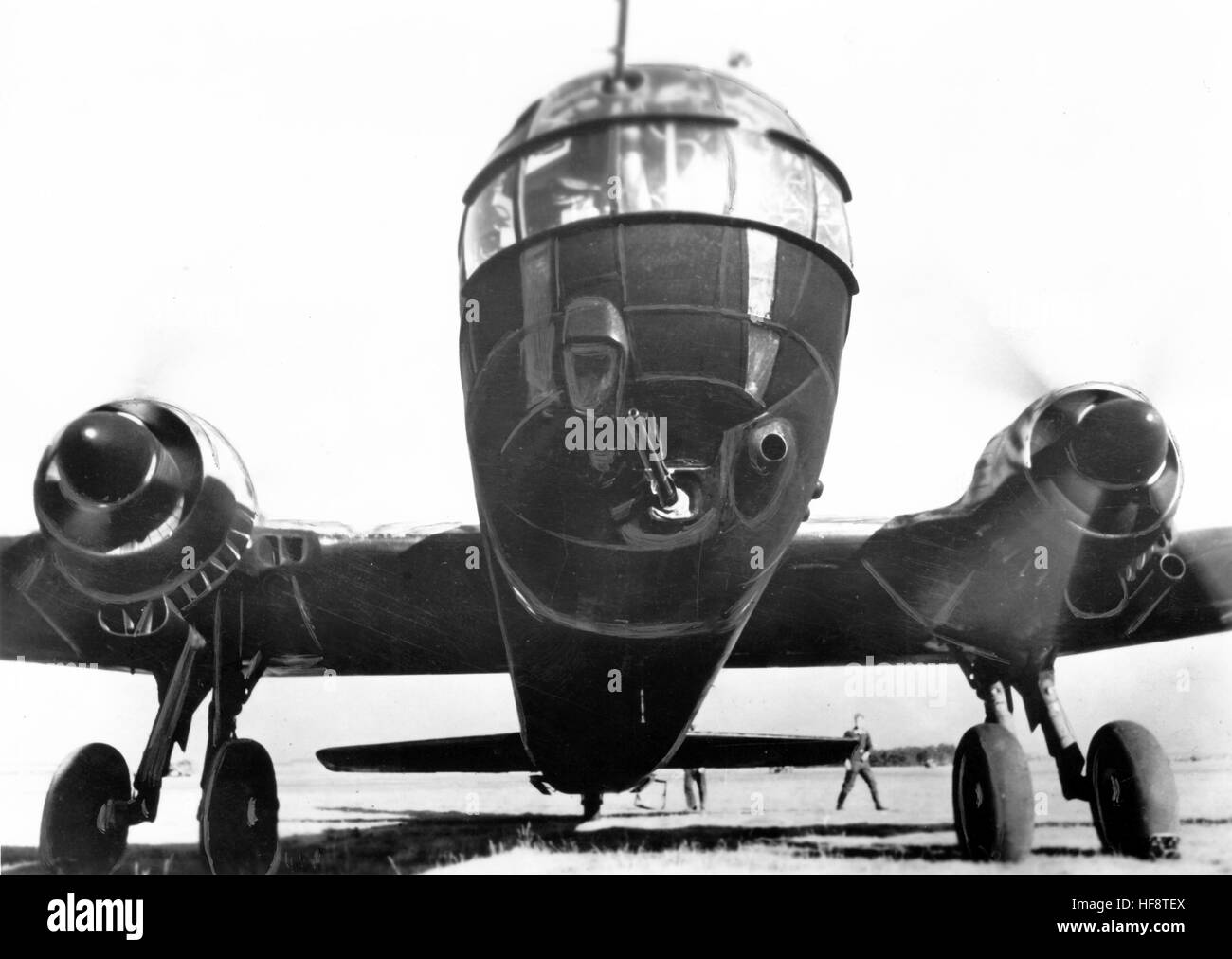 L'image de propagande nazie montre un avion de combat allemand Wehrmacht Heinkel He 177. Publié en septembre 1944. [Attention ! Le modèle d'origine a été retouché !] Fotoarchiv für Zeitgeschichte - PAS DE SERVICE SANS FIL - | utilisation dans le monde entier Banque D'Images