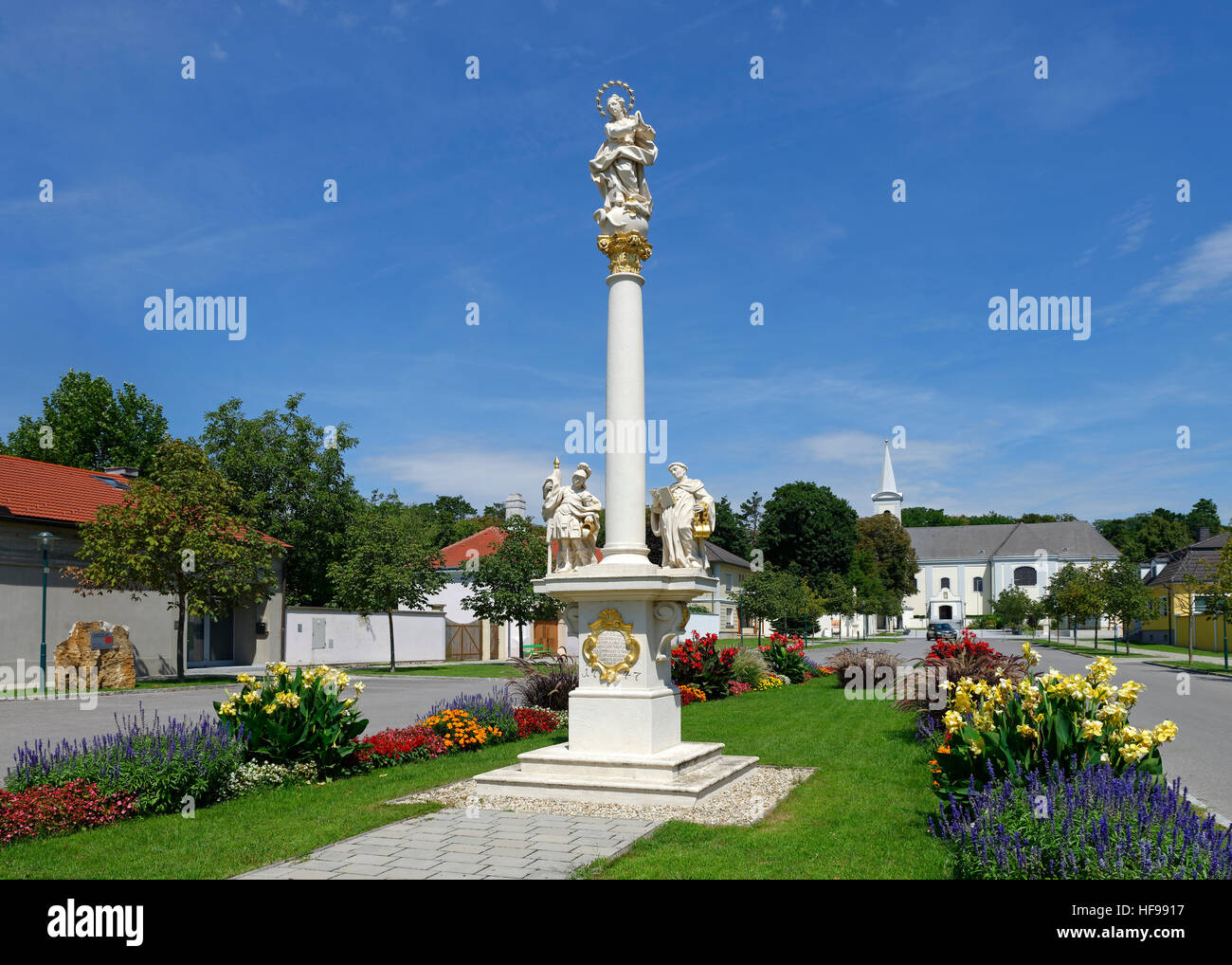 La colonne mariale, Place de l'Église du Nord, Halbturn, Burgenland, Burgenland, Autriche Banque D'Images
