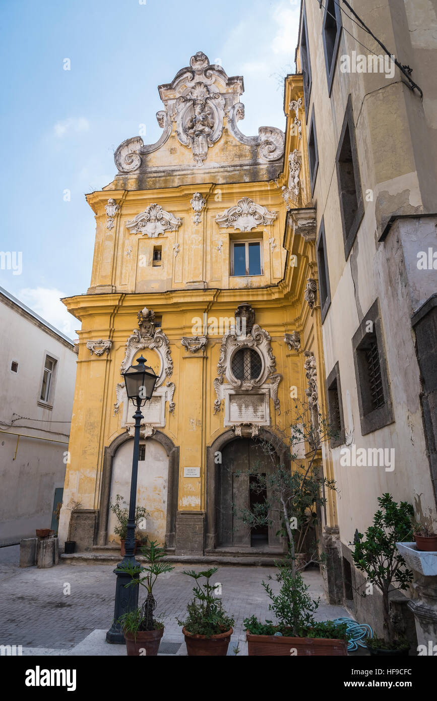 Façade latérale de l'église de San Gennaro à Naples, Italie Banque D'Images