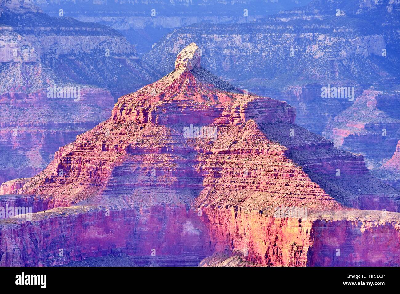 Vue de la formation de la roche érodée Bright Angel, Colorado River Canyon, le Parc National du Grand Canyon, South Rim, Arizona, USA Banque D'Images