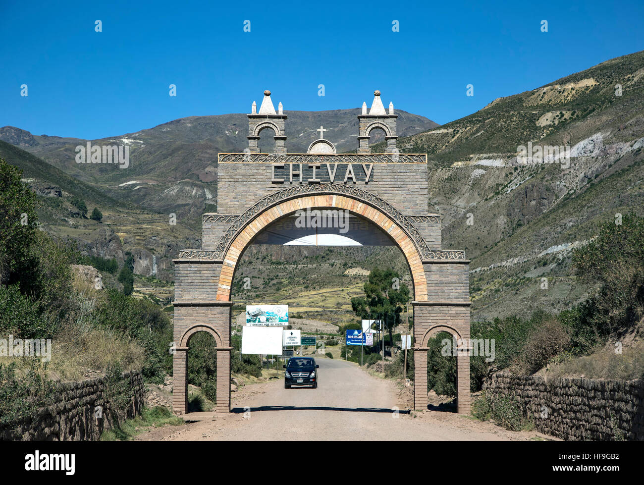 Arche d'entrée, Chivay, Canyon de Colca, Arequipa, Pérou Banque D'Images