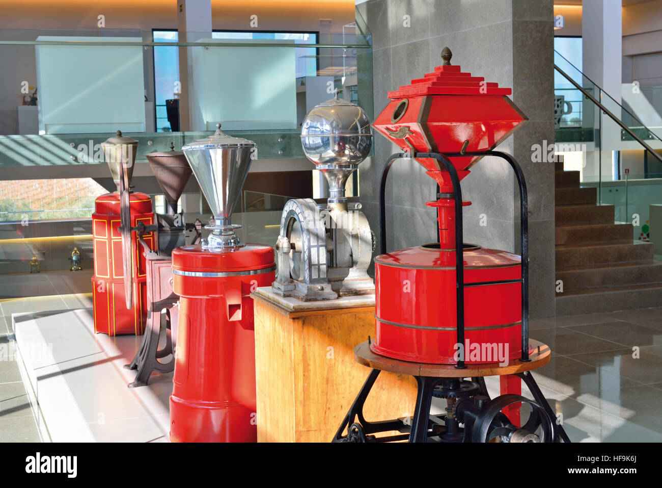 Le Portugal, l'Alentejo : moulins à café historique dans le musée Café Centro de Ciencia do Café de Delta Cafés à Campo Maior Banque D'Images