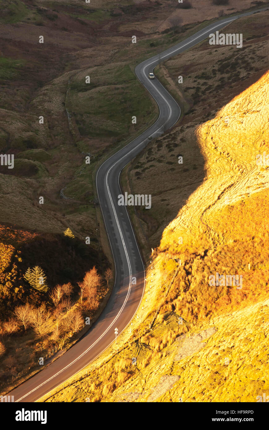 Route sinueuse dans le Snowdonia Banque D'Images