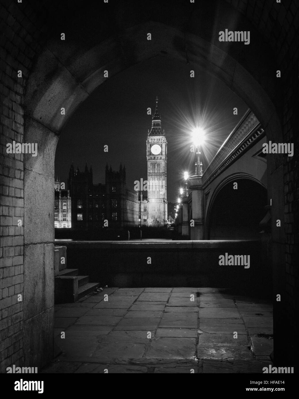 Image en noir et blanc de Big Ben et Westminster Bridge, Londres. Banque D'Images