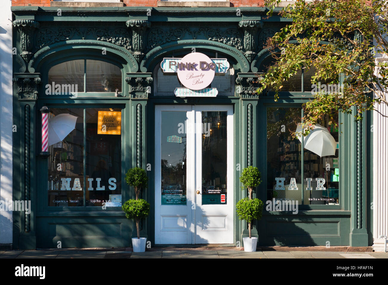 USA Caroline du Sud Charleston Point Rose Beauty Bar salon salon de coiffure cheveux Ongles Banque D'Images