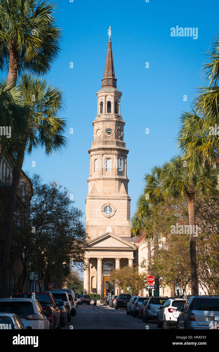 USA Caroline du Sud Charleston Church Street St Philip's Episcopal Church construit 1836 tour clocher a également servi de phare Banque D'Images