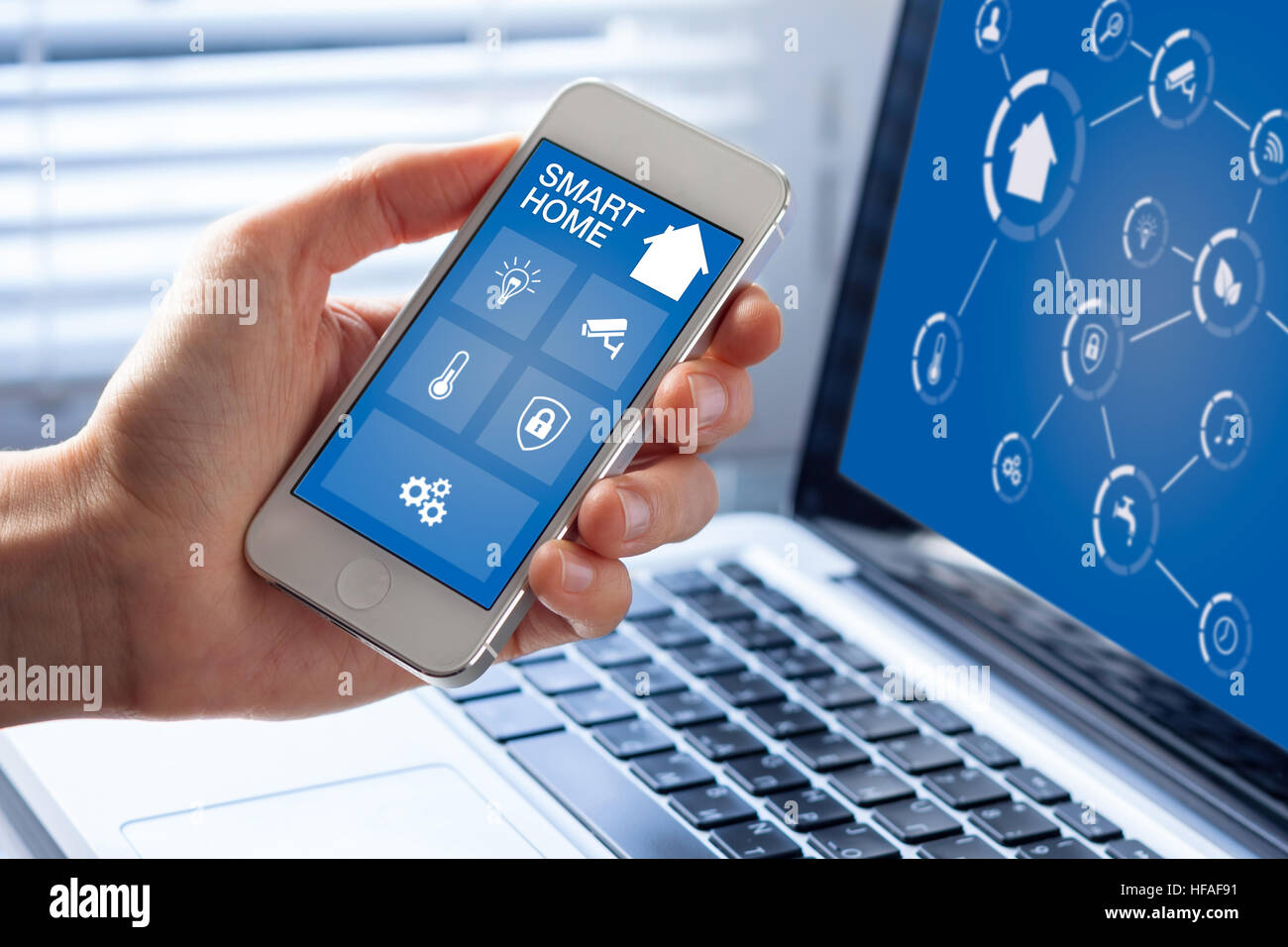 Smart home automation interface app sur téléphone mobile pour chambre de contrôle avec l'intelligence artificielle Banque D'Images