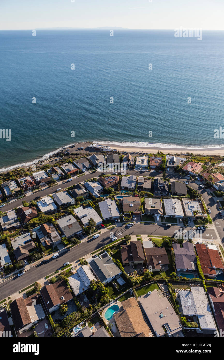 Vue aérienne de Pacific Palisades vue mer maisons de Los Angeles, Californie. Banque D'Images