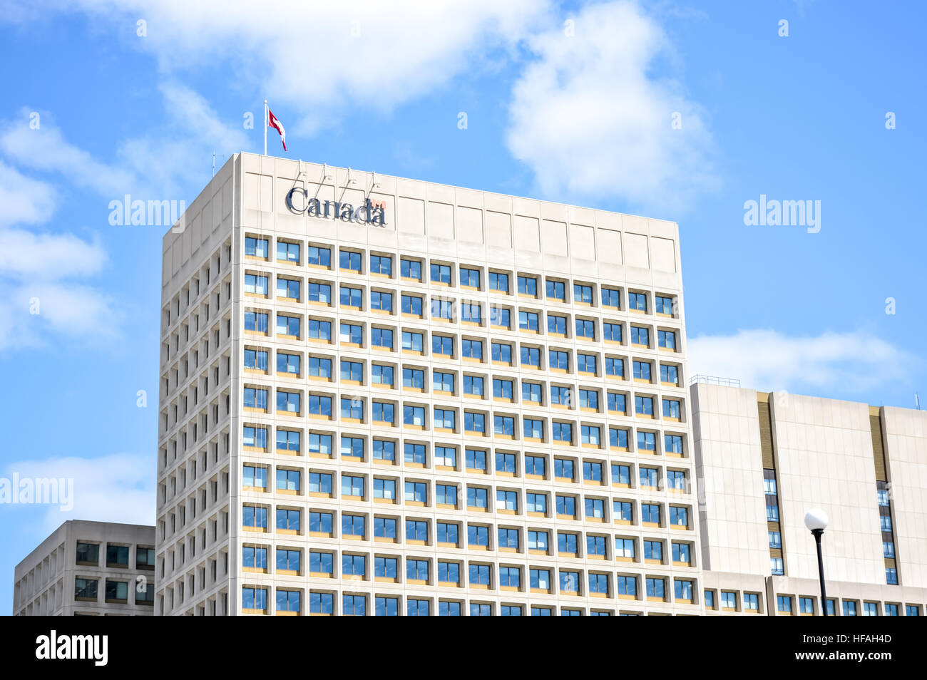 Ottawa, Canada - 2 septembre 2016 : Le Canada signe en face de l'immeuble à Ottawa. Banque D'Images