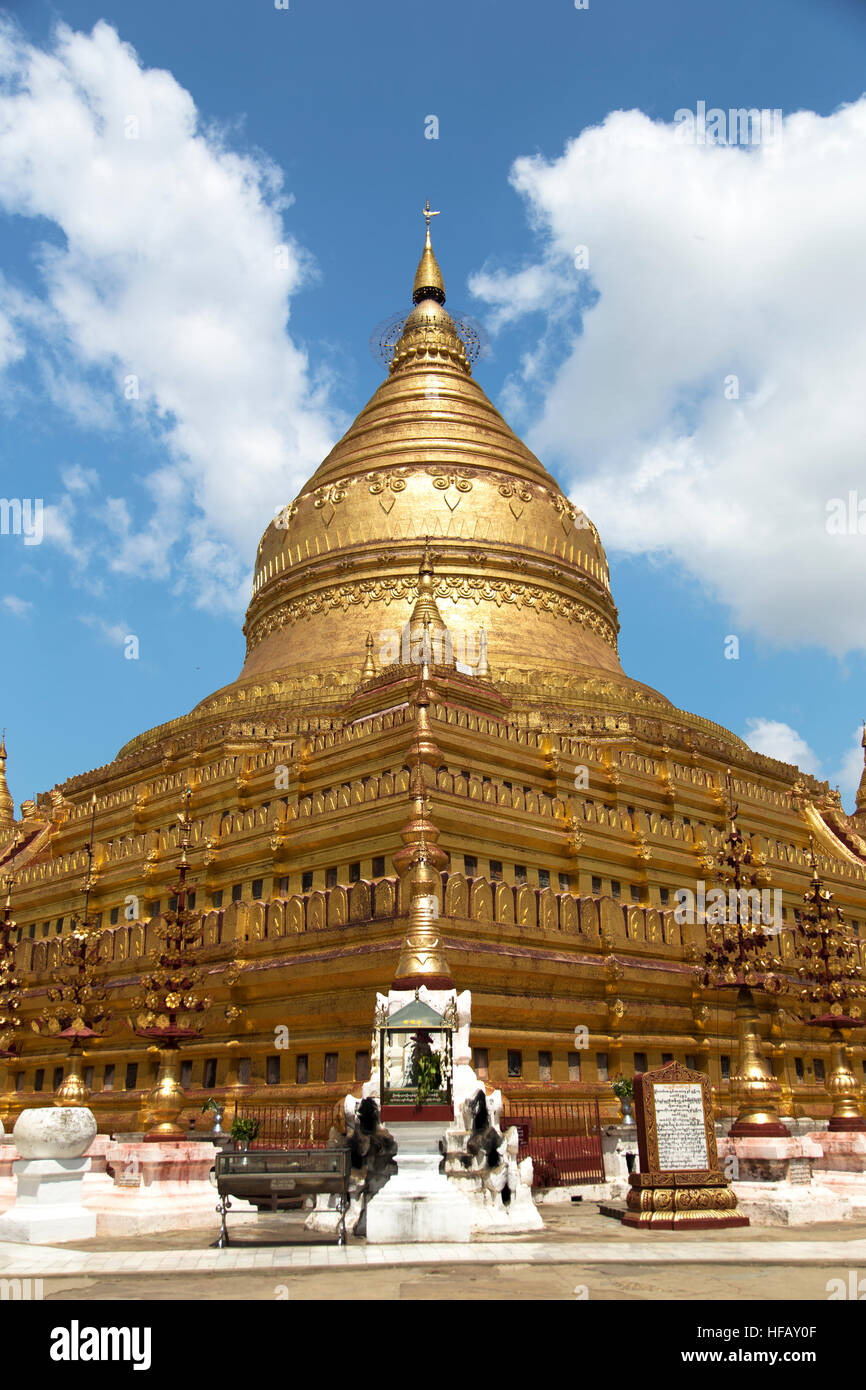 La Pagode Shwezigon Bagan au Myanmar Birmanie , Banque D'Images