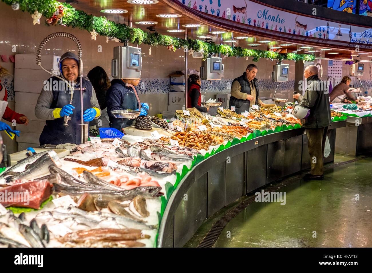 Mercado de la Boqueria marché de poissons et fruits de mer à Barcelone. Banque D'Images