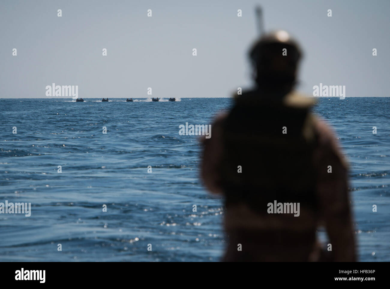 Les Marines américains, affecté à la 31e Marine Expeditionary Unit, conduite petit bateau à l'aide de raids en caoutchouc de Combat Ops Craft (CCRR) à partir de la station de transport amphibie USS Green Bay (LPD 20) au cours de Talisman Saber 2015 dans l'Océan Indien, le 12 juillet 2015. Talisman Sabre est un exercice biennal qui fournit une occasion inestimable pour près de 30 000 des Forces de défense australiennes et américaines de mener des opérations dans un environnement interarmées et interinstitutions, qui permettront d'accroître la capacité des deux pays de planifier et d'exécuter une gamme complète d'opérations de missions de combat aux efforts d'assistance humanitaire. Banque D'Images