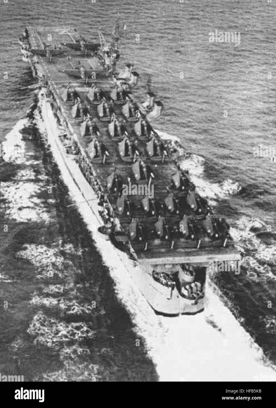 CVL-27 arrivingF 11Sep51 F6F-5 TBM-3E NAN11-52 Banque D'Images