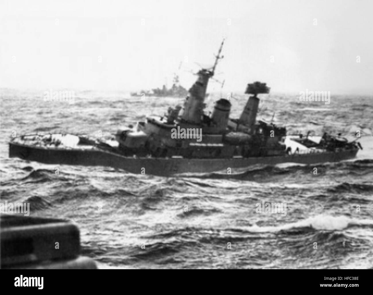 Le HMS Euryalus (F15) dans le golfe de Gascogne 1972 Banque D'Images