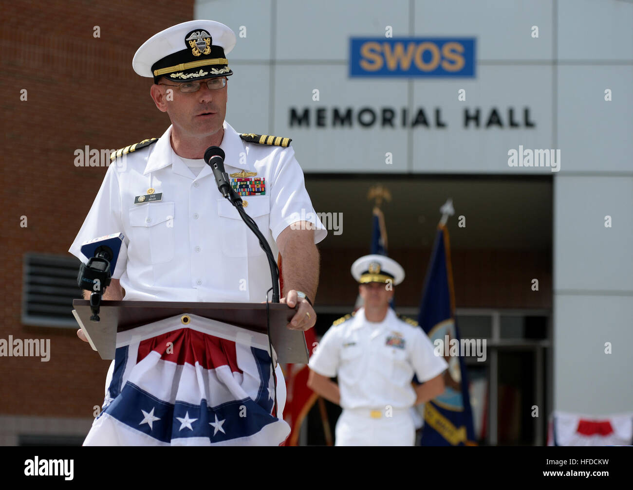 Une cérémonie organisée à la surface Warfare Officers School (SWOS) Memorial Hall à Newport, Rhode Island, commémore le 13e anniversaire des attentats du 11 septembre, honorant les élèves tombés au combat, les anciens élèves et les victimes. Banque D'Images