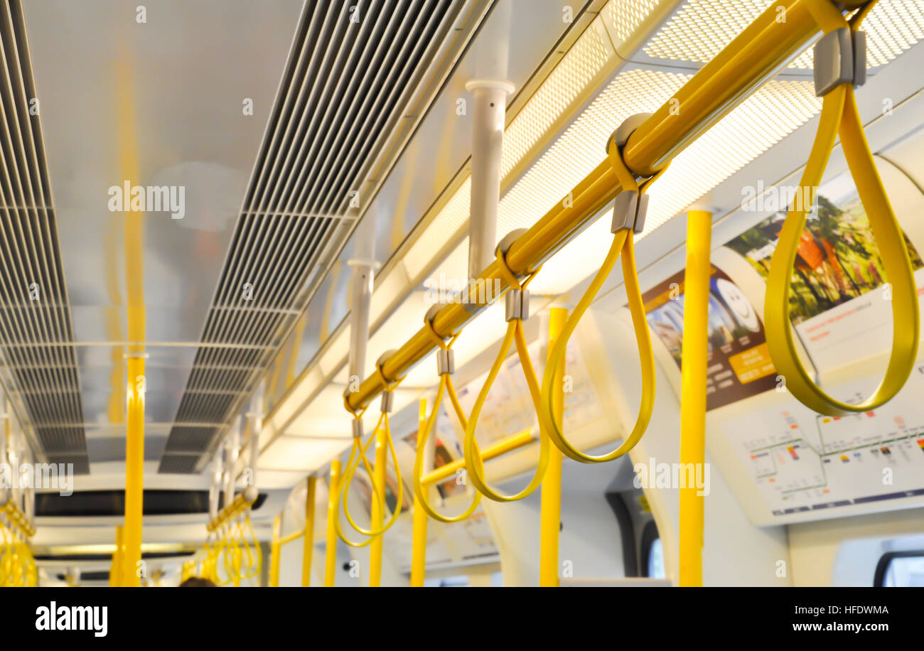 Poignées de bus de la ville ou des sangles Banque D'Images