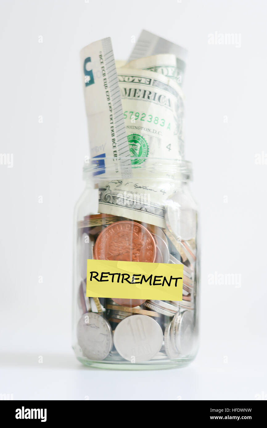 Plan retraite concept illustré avec des pièces de monnaie et un pot Banque D'Images