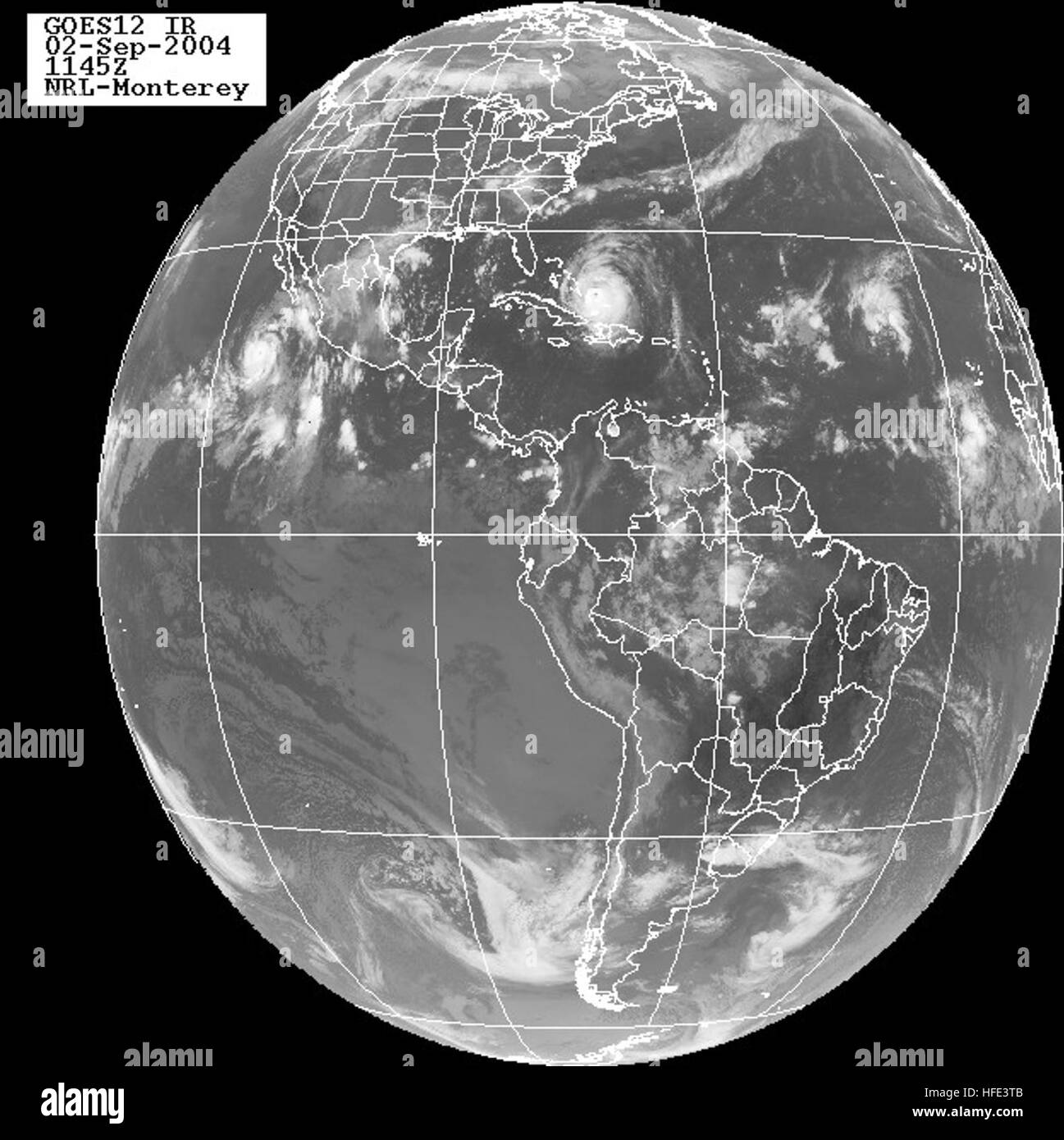 040902-N-0000X-004 de l'Océan Atlantique (septembre 1994). 2, 2004) Ð Image satellite prise à partir de la VA-12 de l'ouragan Frances à environ 0745 EST. Frances, une catégorie 4 sur l'échelle Saffir-Simpson, est à environ 500 kilomètres au sud-est de la côte Est de la Floride, se déplaçant à près de 14 nœuds. Des vents soutenus restent près de 140 mi/h avec des vents s'étendant jusqu'à 80 kilomètres. Le cœur de la tempête devrait être proche de la Floride dans un délai de deux jours, seulement trois semaines après l'ouragan Charley laissé des milliards de dollars de dommages qu'il a balayé la péninsule. Photo pro Banque D'Images