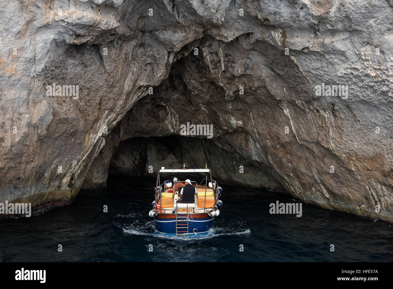 Célèbre place la Grotte Bleue - une grotte marine sur la côte de l'île de Capri, dans la baie de Naples, Italie, Europe Banque D'Images
