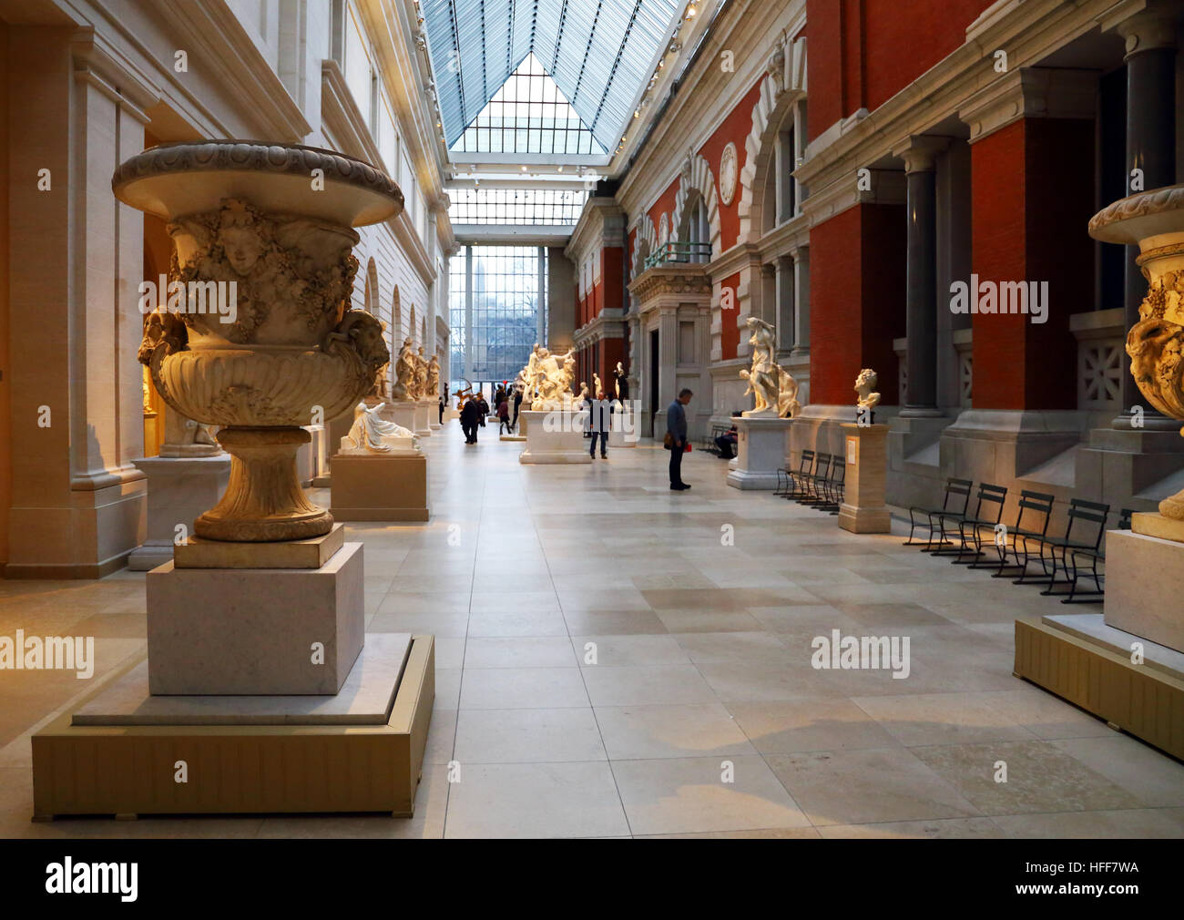 La sculpture européenne Hall au Metropolitan Museum of Art de New York. Banque D'Images