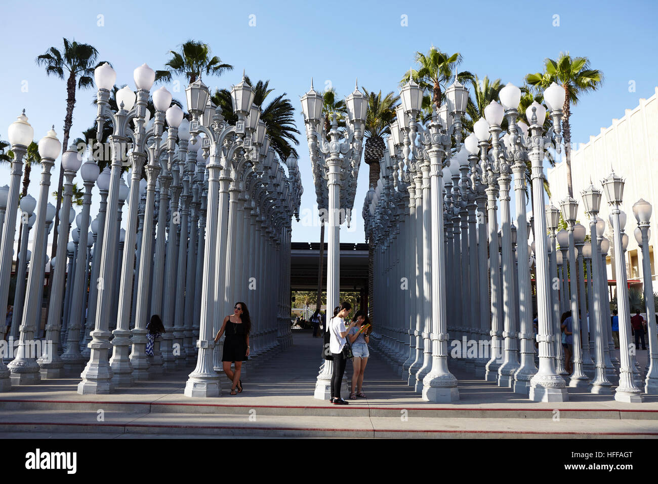 Sculpture de Lumière urbaine par Chris Burden au Los Angeles County Museum modern art LACMA Banque D'Images