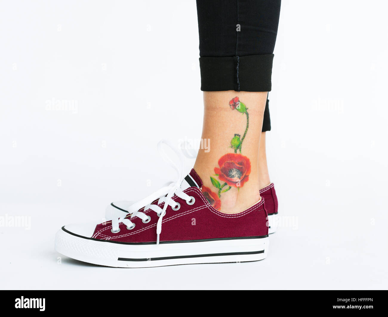 Tattoo Studio Sneakers Casual pieds sol Concept Banque D'Images
