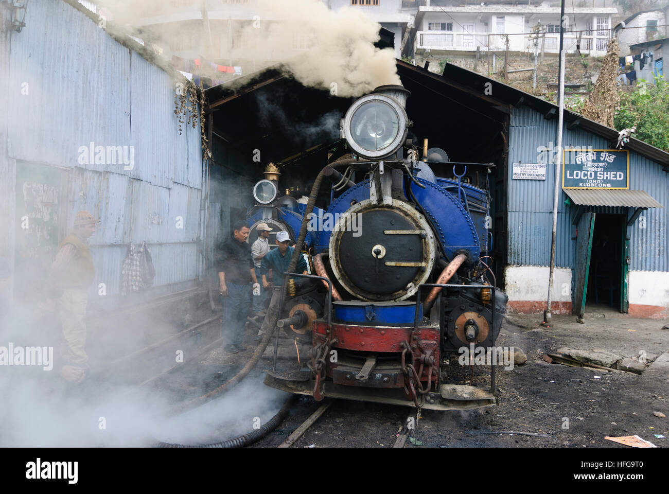 Kurseong : Darjeeling Himalayan Railway à un hangar à locomotives Kursong gare, Bengale occidental, Inde, Westbengalen Banque D'Images