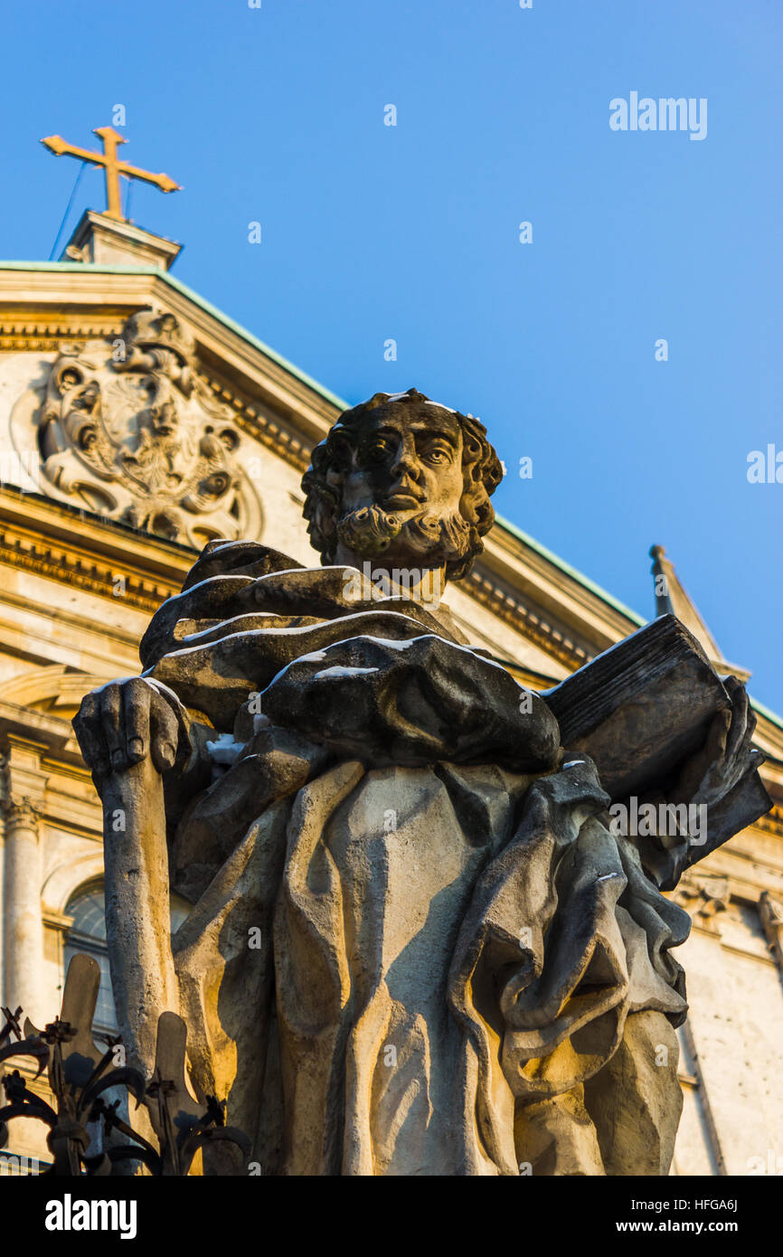 Statues de pierre des 12 apôtres/disciples de Cracovie. Banque D'Images