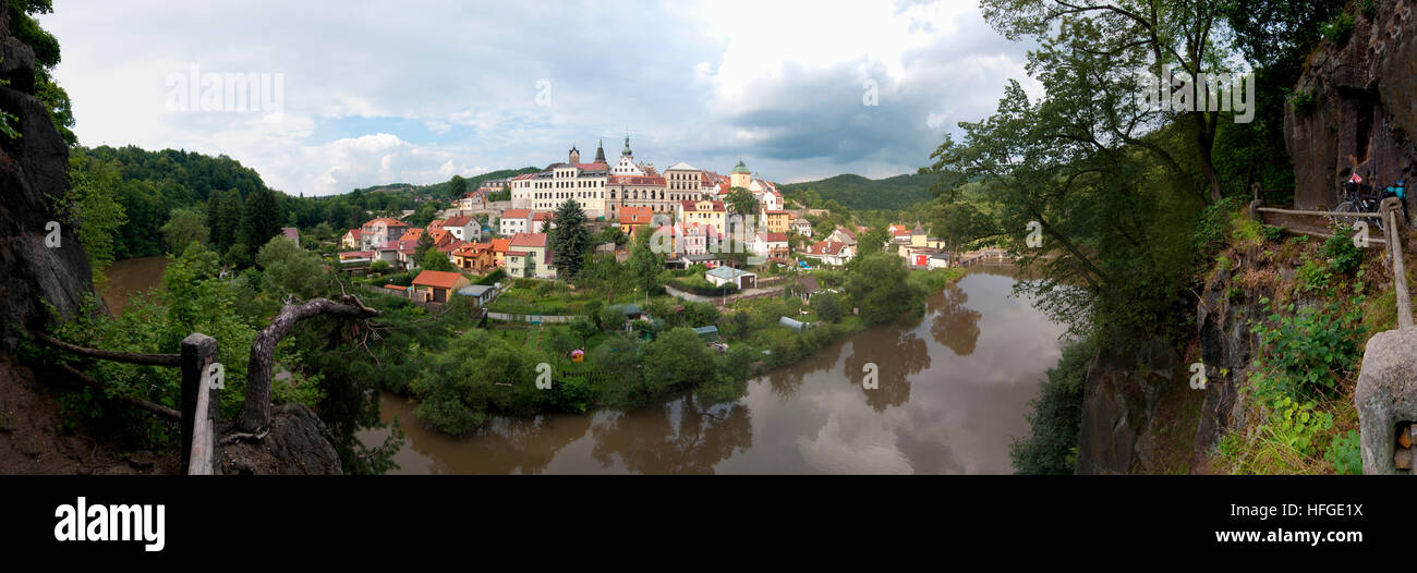Loket (Elbogen (aujourd'hui) : vieille ville, entourée par la rivière Ohre, (Eger), , Karlovarsky, Karlsbader Région, Région de Karlovy Vary, République Tchèque Banque D'Images