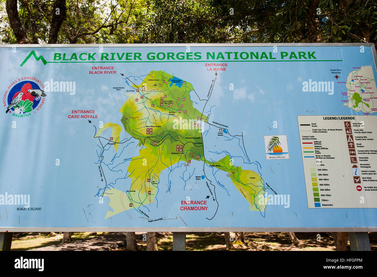 Alexandra Falls, une partie de la de la rivière Noire, Île