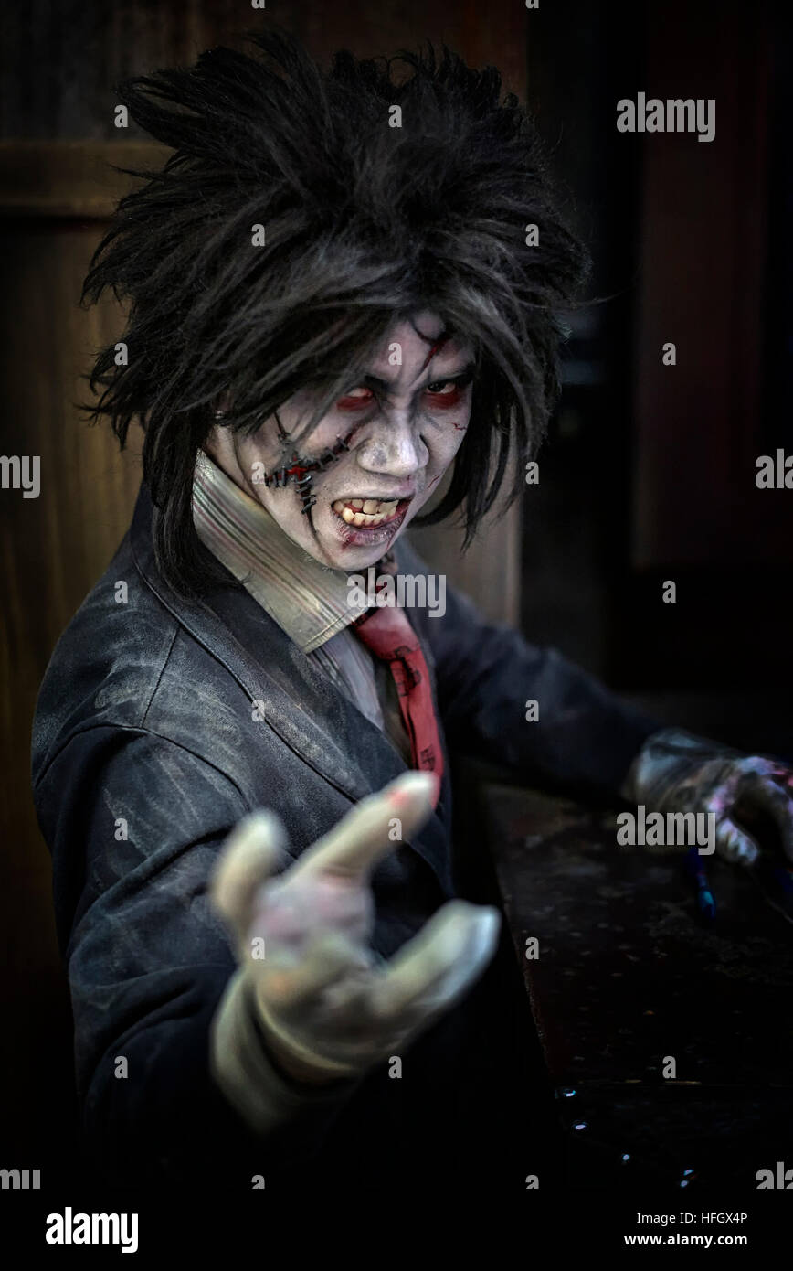 Halloween costume et maquillage de Zombie un caractère. Ripley's Believe it  or Not Pattaya en Thaïlande. S. E. l'Asie Photo Stock - Alamy