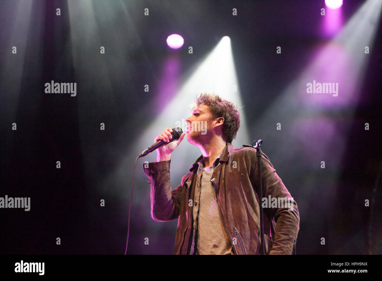 Edinburgh, Ecosse, Royaume-Uni. 31 Dec, 2016. Paulo Nutini joue sur la scène à Edinburgh's Princess Street Gardens dans le cadre d'Édimbourg célébrations Hogmanay on Dec 31st, 2016 à Édimbourg, Écosse Pako Mera/Alamy Live News Banque D'Images