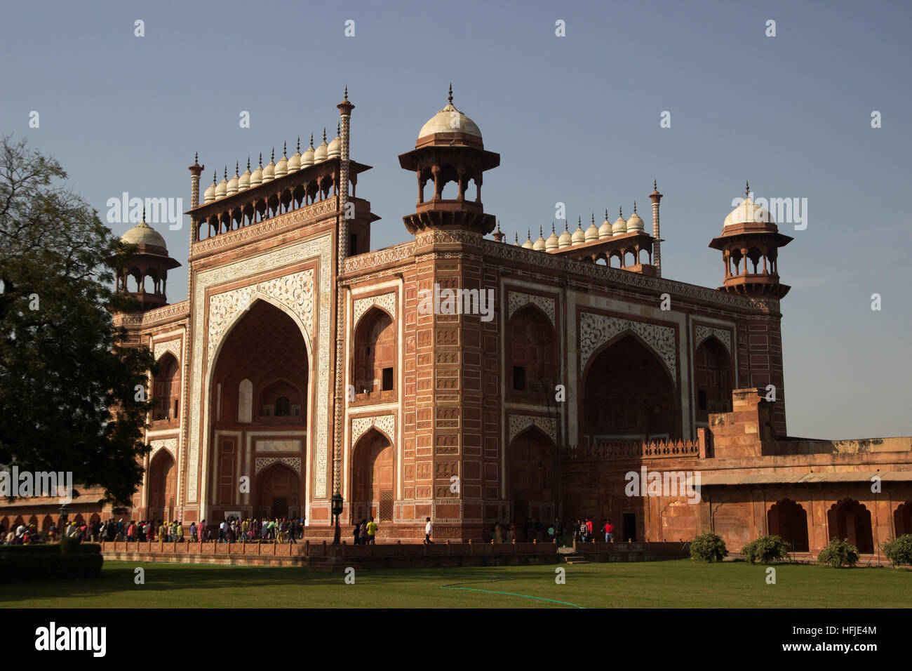 Entourant portes du Taj Mahal, symbole de l'amour Shah Jahan Mumtaz à Agra un site du patrimoine de l'UNESCO Banque D'Images