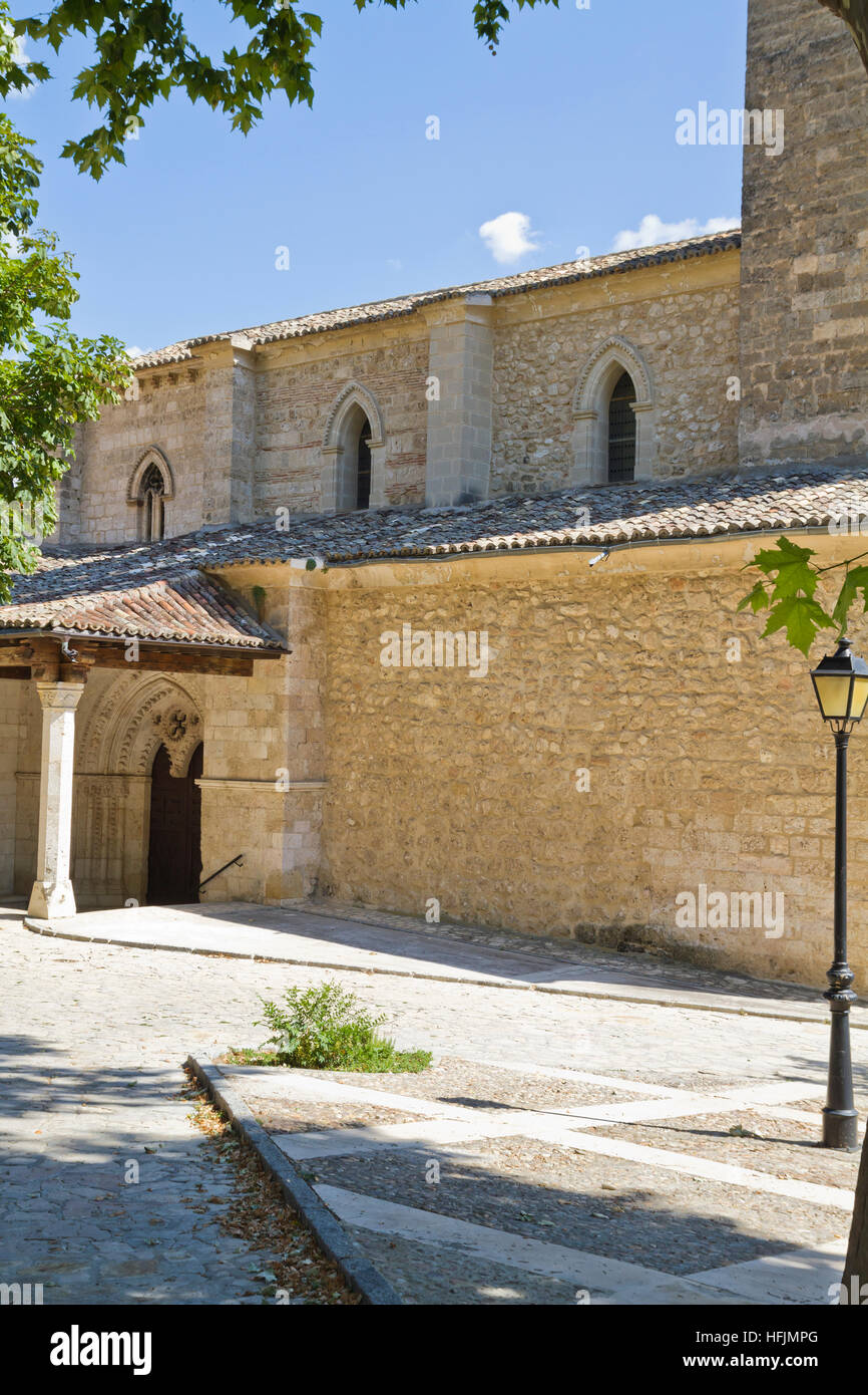 Église de Santa Maria de la Peña. Construit au début de S. XIII par l'Archevêque Rodrigo Ximénez de Rada. Banque D'Images