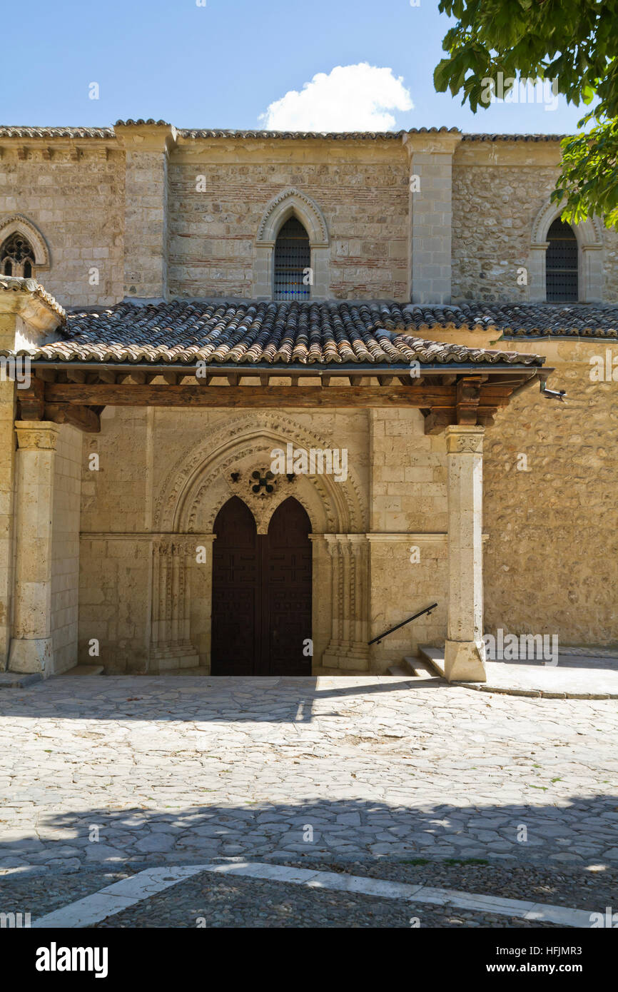 Église de Santa Maria de la Peña. Construit au début de S. XIII par l'Archevêque Rodrigo Ximénez de Rada. Banque D'Images