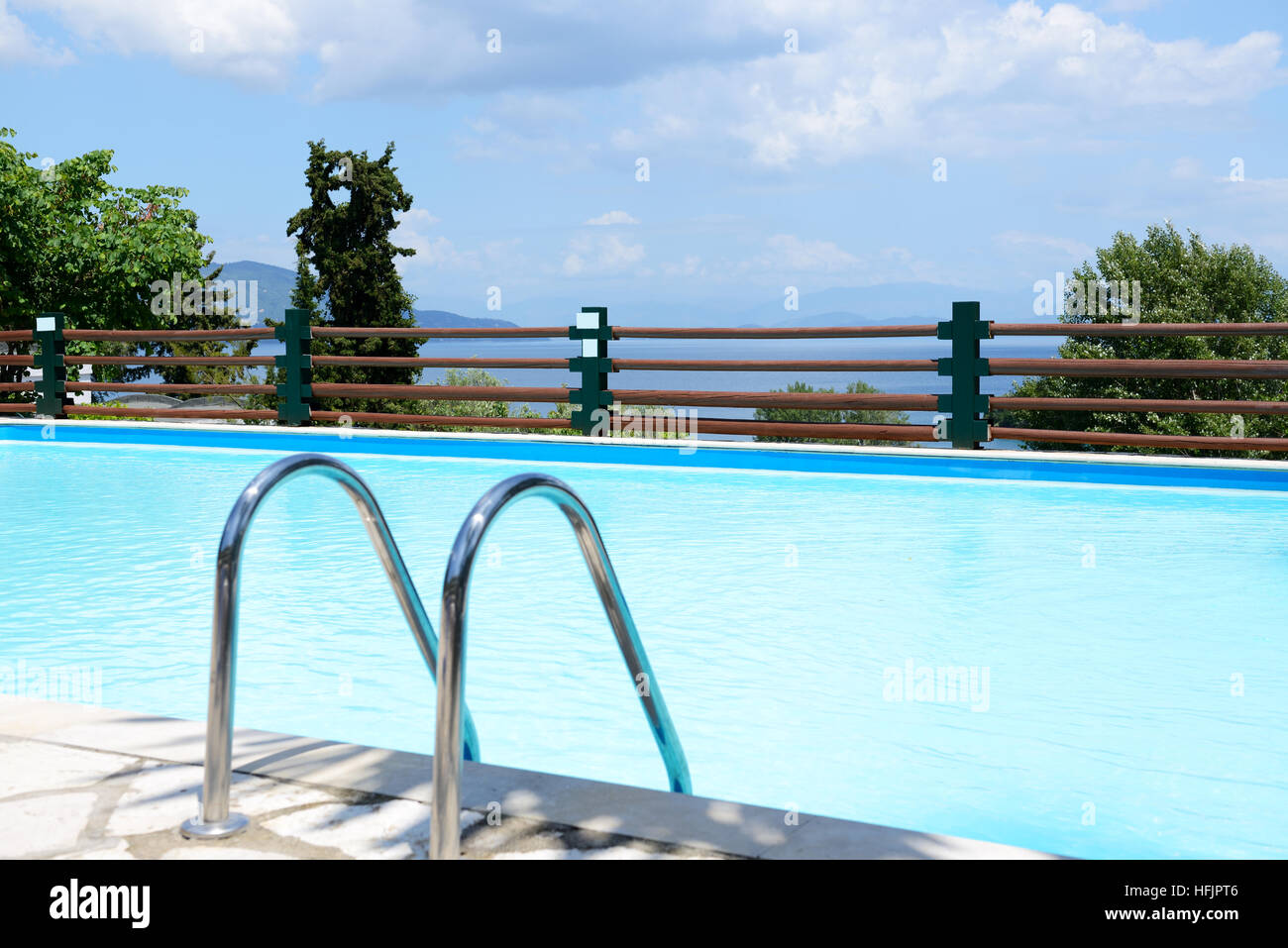 La piscine de l'hôtel de luxe, l'île de Corfou, Grèce Banque D'Images