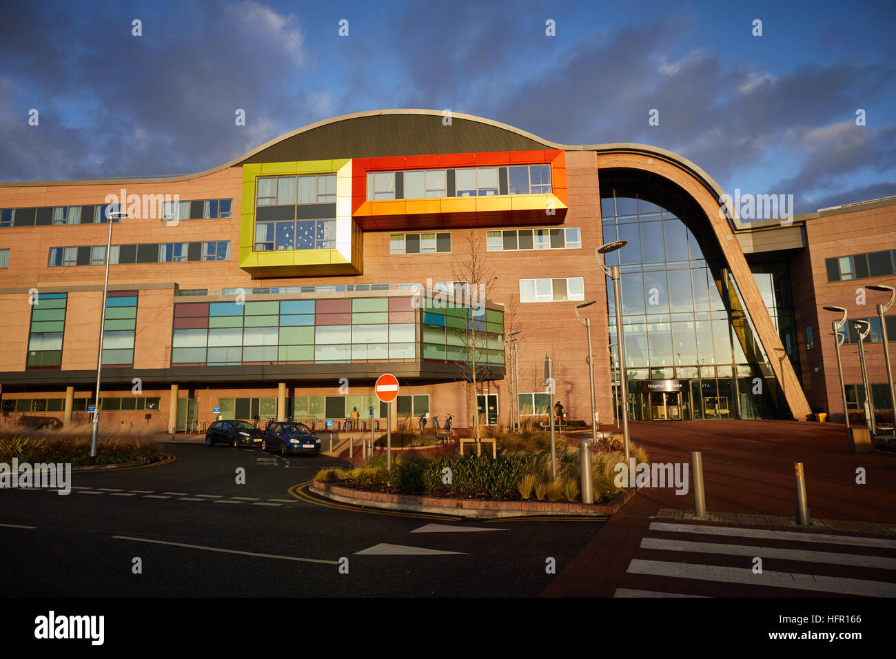 Alder Hey Children's Hospital Liverpool grand National Children's Hospital NHS Foundation Trust dans le parc extérieur extérieur du bâtiment nouvelle construction pret Banque D'Images