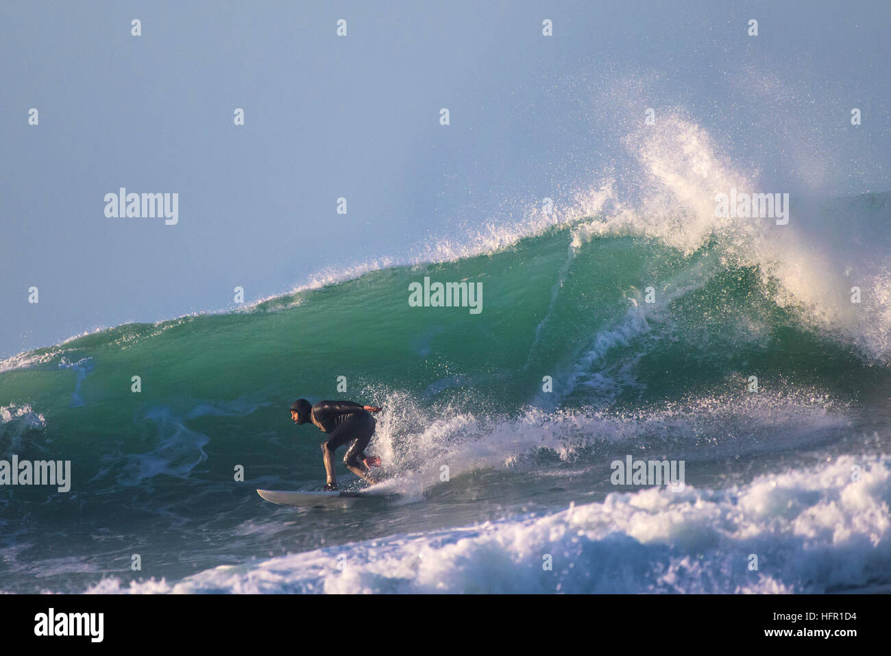 Surfeur. Le surf. . Fistral Cornwall. UK. Banque D'Images