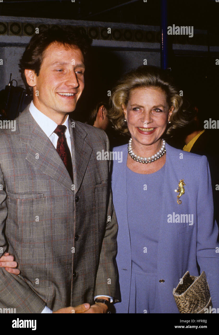 L'actrice Lauren Bacall USA 1993 avec fils Sam Robards lors d'une visite à Stockholm en Suède Banque D'Images
