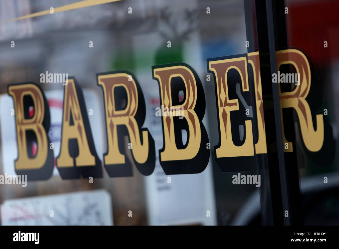 Salon de coiffure pour signer à l'extérieur d'un coiffeur à Bognor Regis, West Sussex, UK. Banque D'Images