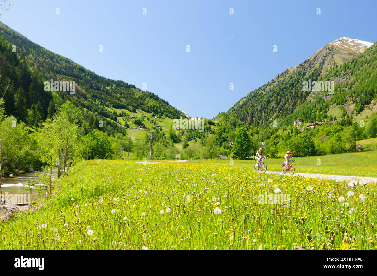 Muhr (Lungau) : Murtal cyclable le long de rivière Mur, Lungau, Salzbourg, Autriche Banque D'Images