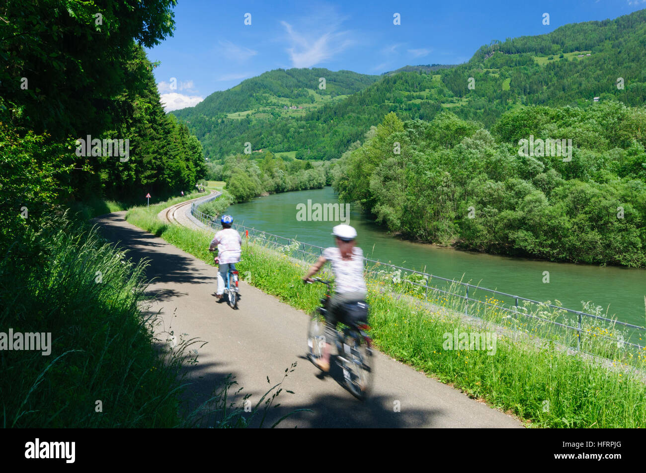 Unzmarkt-Frauenburg : Mur cycle path, cycliste, Murtal, Steiermark, Styrie, Autriche Banque D'Images