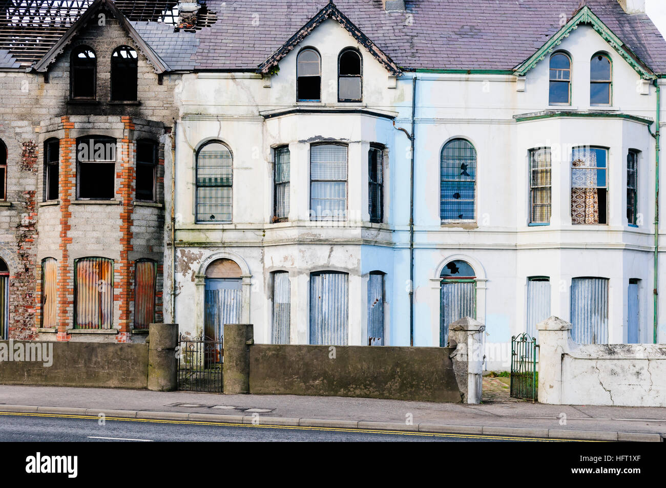 Grillée et de maisons abandonnées Banque D'Images