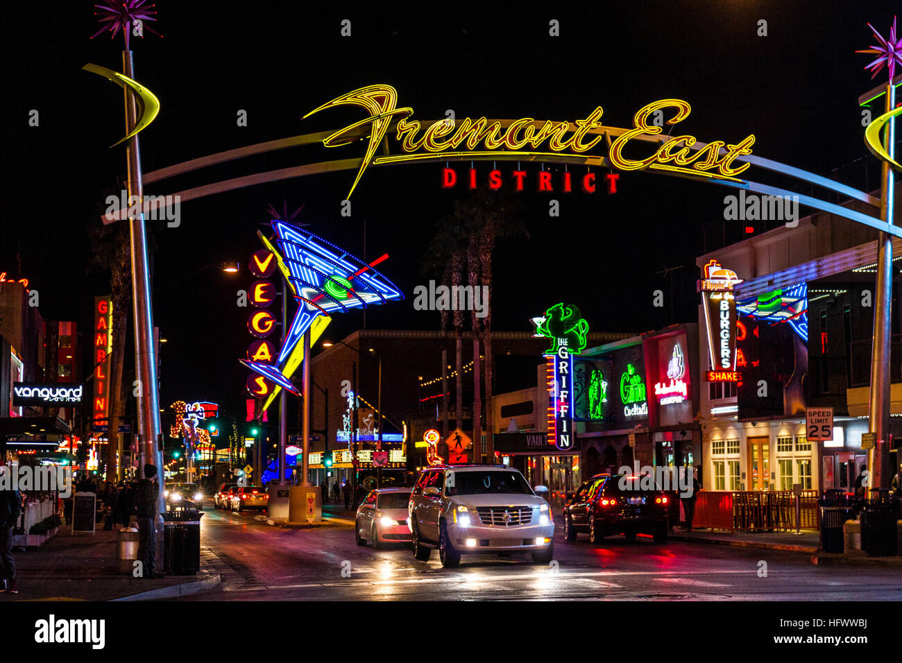 Las Vegas - Circa Décembre 2016 : Fremont Street East District signe avec néon Martini Verre J Banque D'Images