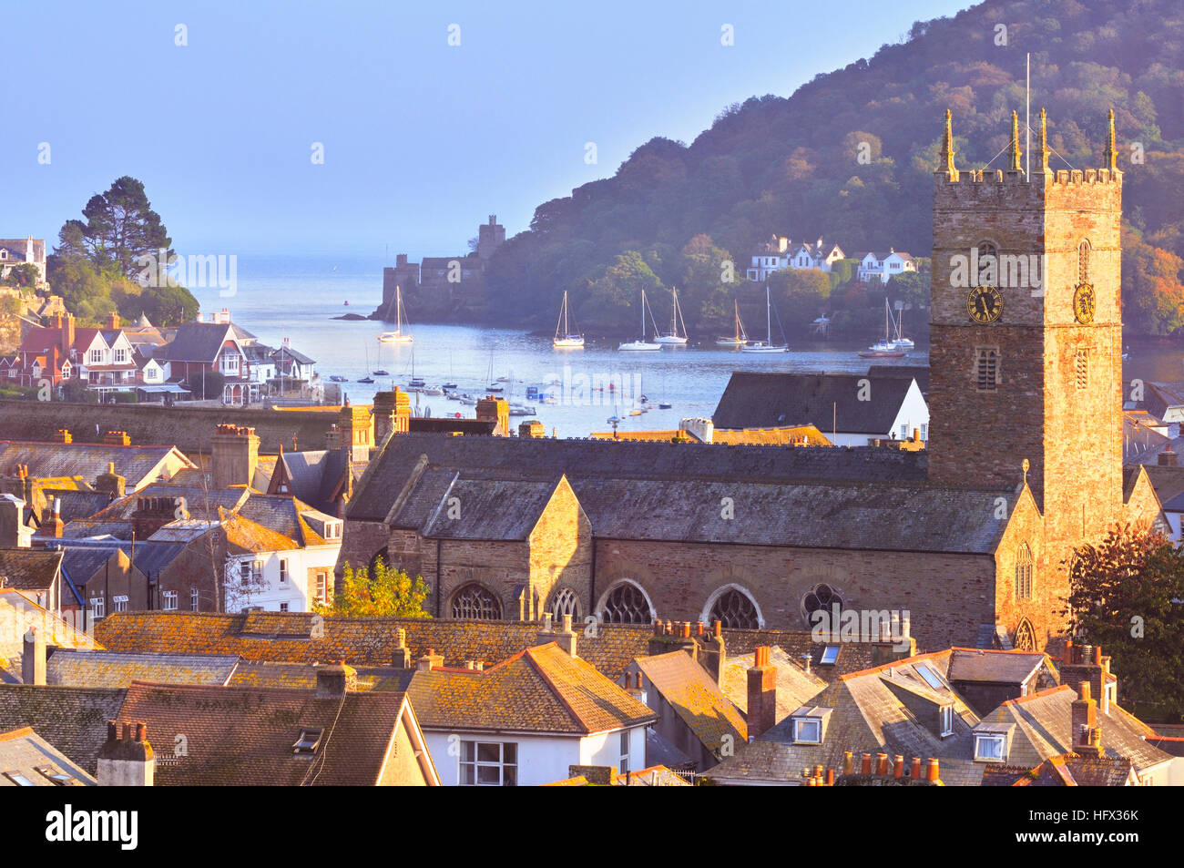 Dartmouth et à l'estuaire de la rivière Dart, Devon, Royaume-Uni (y compris l'église de St Sauveur, Royal Dart Yacht Club et Dartmouth Castle) Banque D'Images