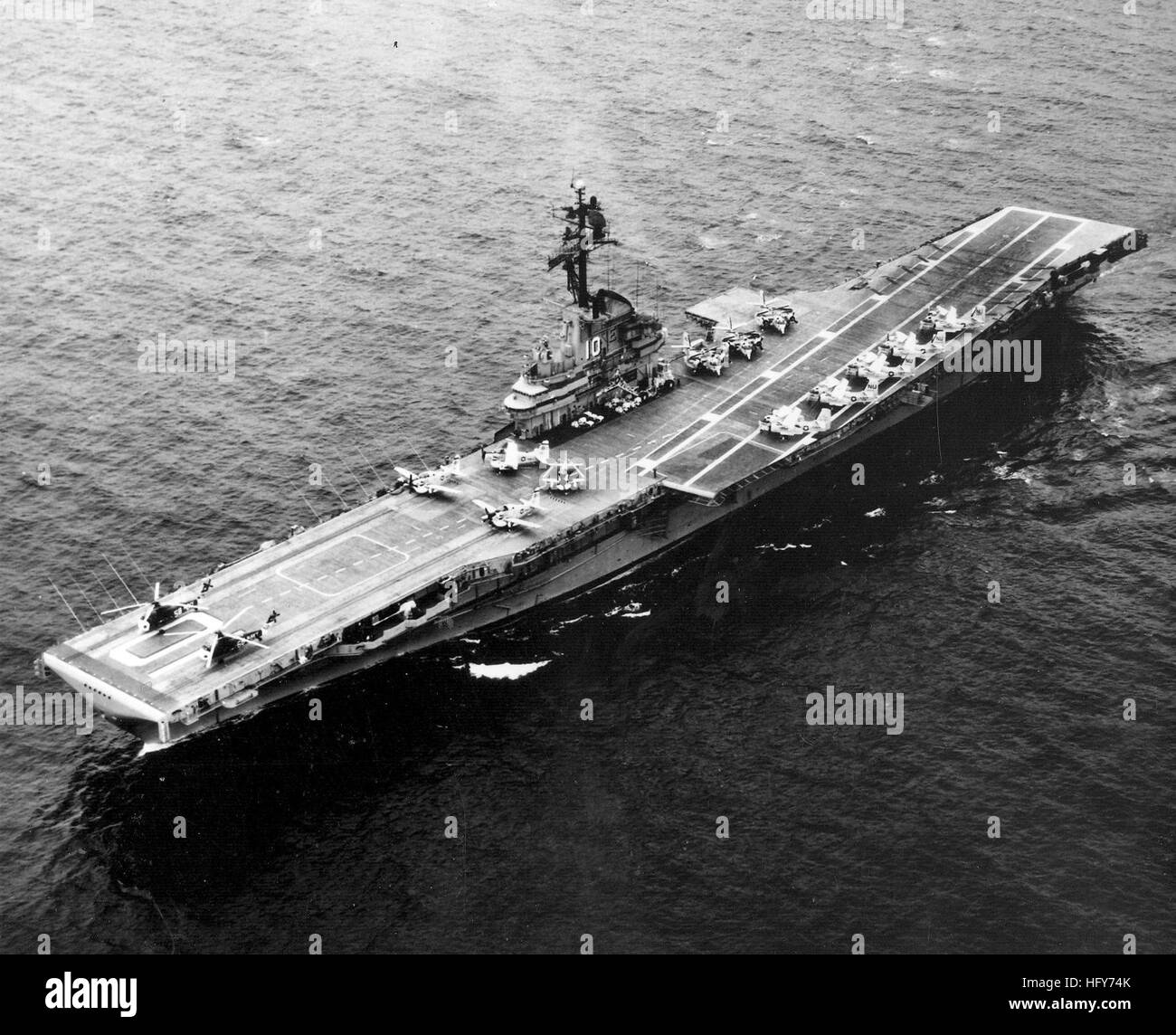 USS Yorktown (CV-10) en cours Juin 1962 Banque D'Images