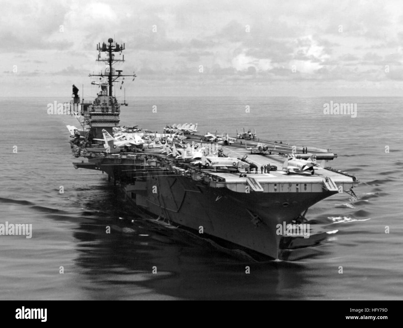 USS Saratoga (CVA-60) en mer en 1969 Banque D'Images
