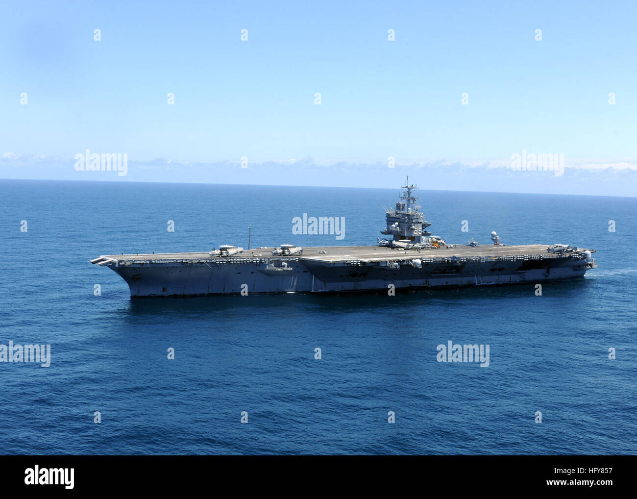 100607-N-5082P-002 de l'OCÉAN ATLANTIQUE (7 juin 2010) Le porte-avions USS Enterprise (CVN 65) croisières de l'océan Atlantique. Enterprise effectue le renouvellement de la flotte de transporteur de l'escadron des qualifications dans la préparation au travail d'entreprises menant à l'équipage du 21e déploiement. (U.S. Photo par marine Spécialiste de la communication de masse de la classe de 3ème B. Brooks Patton/libérés) US Navy 100607-N-5082P-002 USS Enterprise (CVN 65) croisières de l'Océan Atlantique Banque D'Images