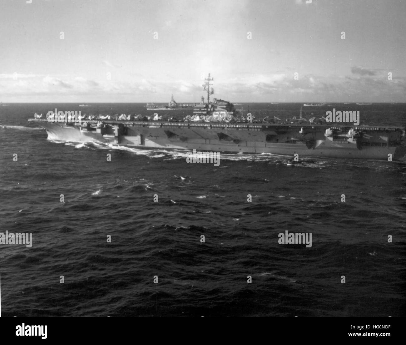 USS Saratoga (CVA-60) lors des exercices de l'OTAN en 1957 Banque D'Images